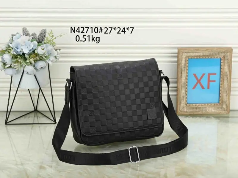 louis vuitton mini sac a main pour homme s_11154b0